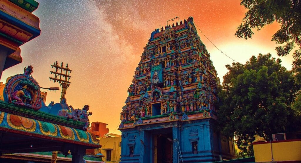 Non-brahmin archakar