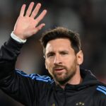 Rs.10 lakhs-photograph-footballer-Messi- visit -Hyderabad-Lionel Messi-sportsnews