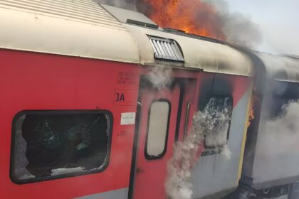 tata nagar-Express train-Fire accident-manager-explains-Vijayawada-Andhra Pradesh