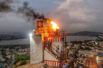 Tirupparankundram- case -Karthigai Deepam-Madurai news-Tamil Nadu High Court-Court verdict-Deepam permission-Dargah administration-Religious harmony-Tamil Nadu pilgrimage site