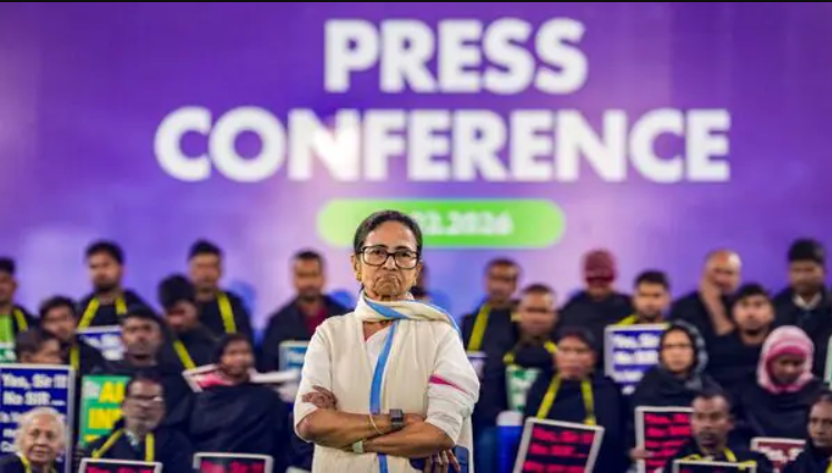 எஸ்.ஐ.ஆர் பணியின்போது குளறுபடி - மேற்கு வங்கத்தில் 7 தேர்தல் அதிகாரிகள் பணியிடை நீக்கம் ! 65 mamta