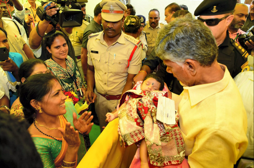 ஆந்திர அரசின் புதிய அறிவிப்பு: மூன்றாவது குழந்தைக்கு ஊக்கத்தொகை! 64 Aandraa