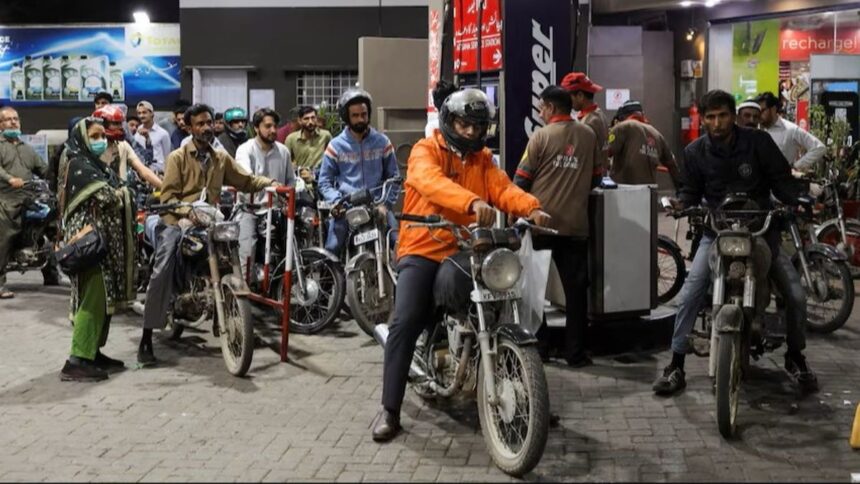 Petrol price hike Pakistan ,