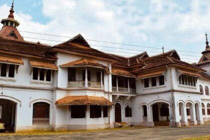 Kavadiyar Palace theft