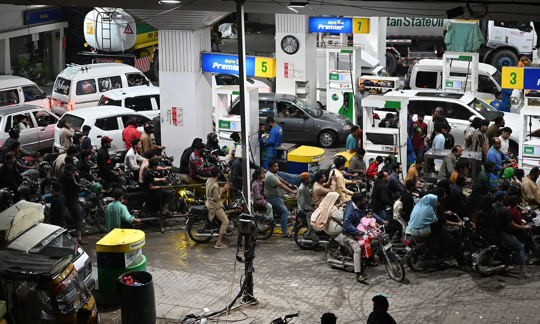 Pakistan fuel prices ,