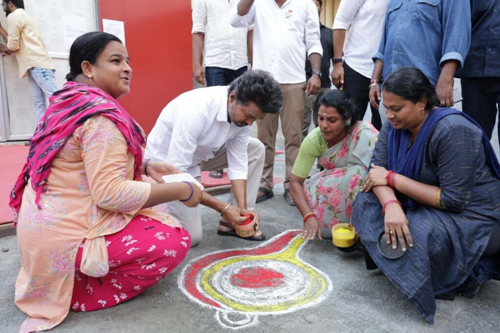 vijay tvk kolam1